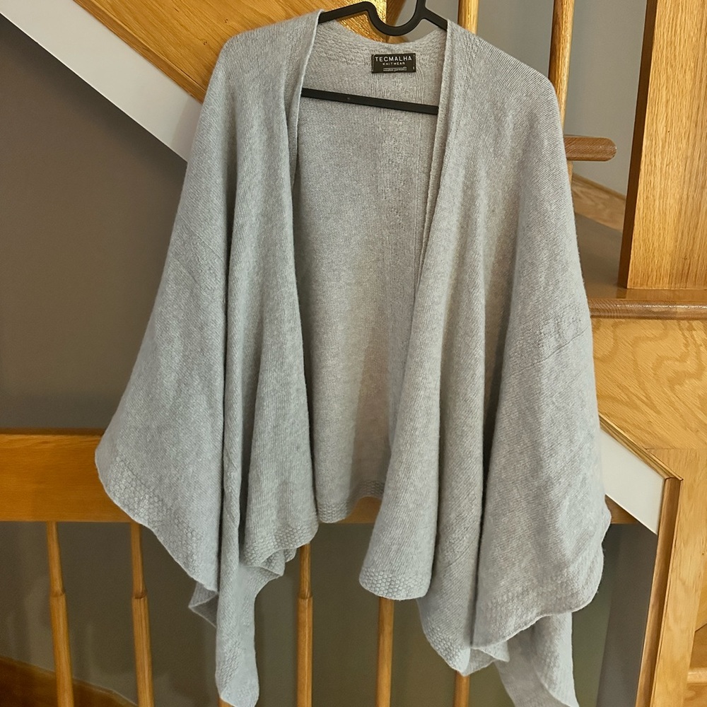 Knit wool cover shrug